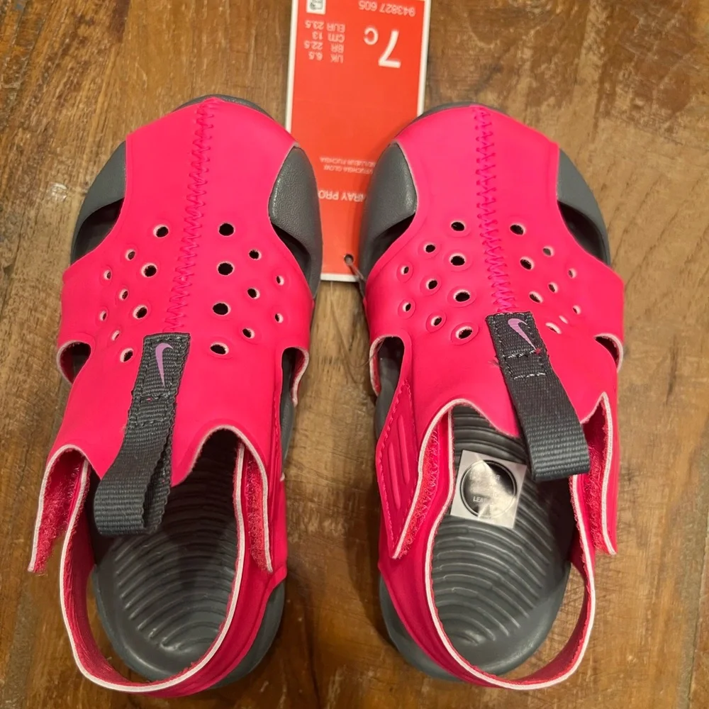 NWT Nike Kids Sunray Protect Sandals